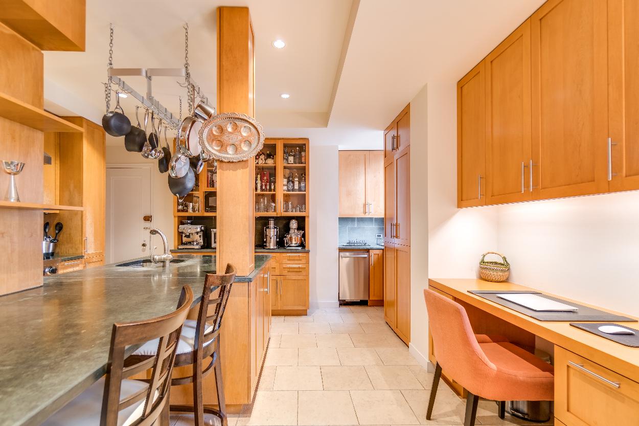 Chef-Designed Eat-in Kitchen with Home Office