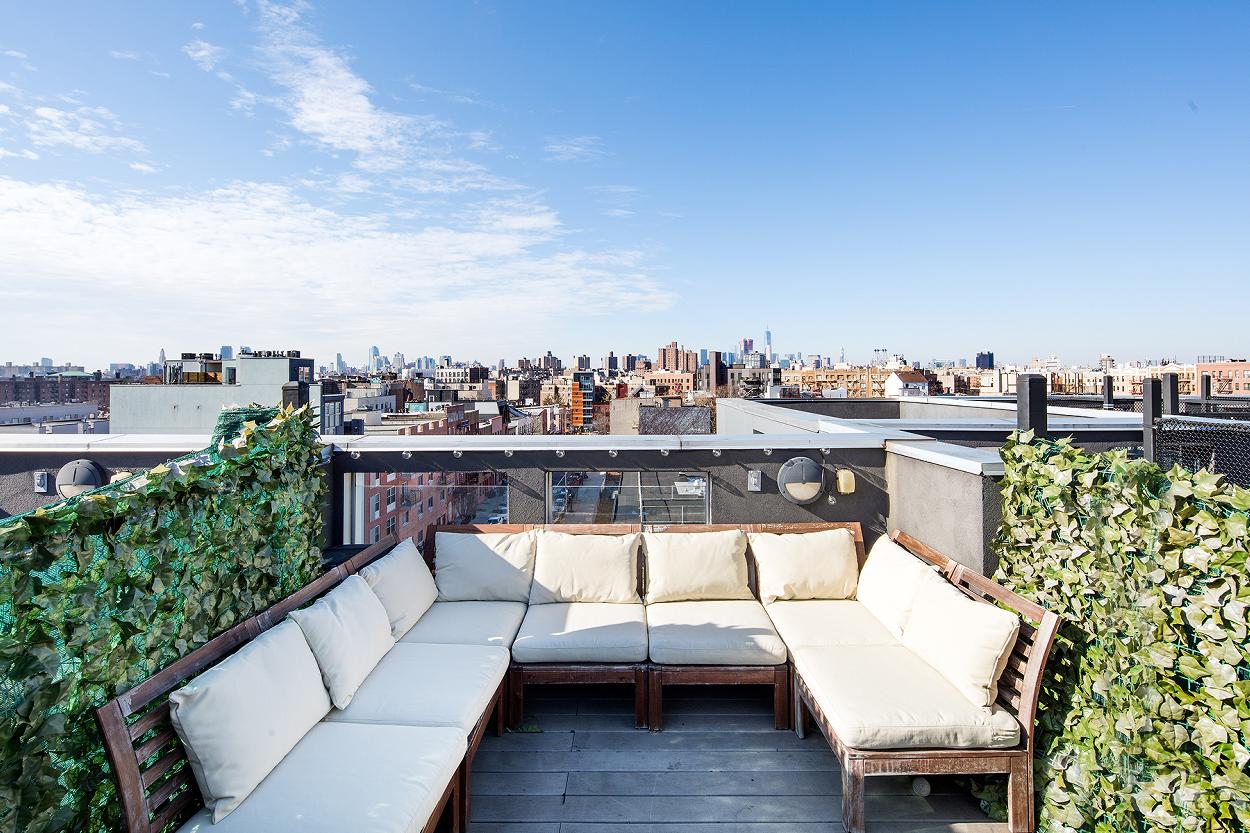 Private rooftop